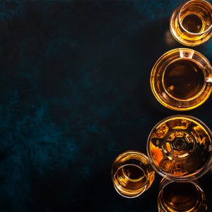 Whisky på sort baggrund