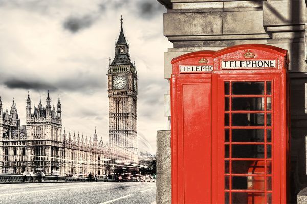 Det klassiske symbol for London, Big Ben og en rød telefonboks